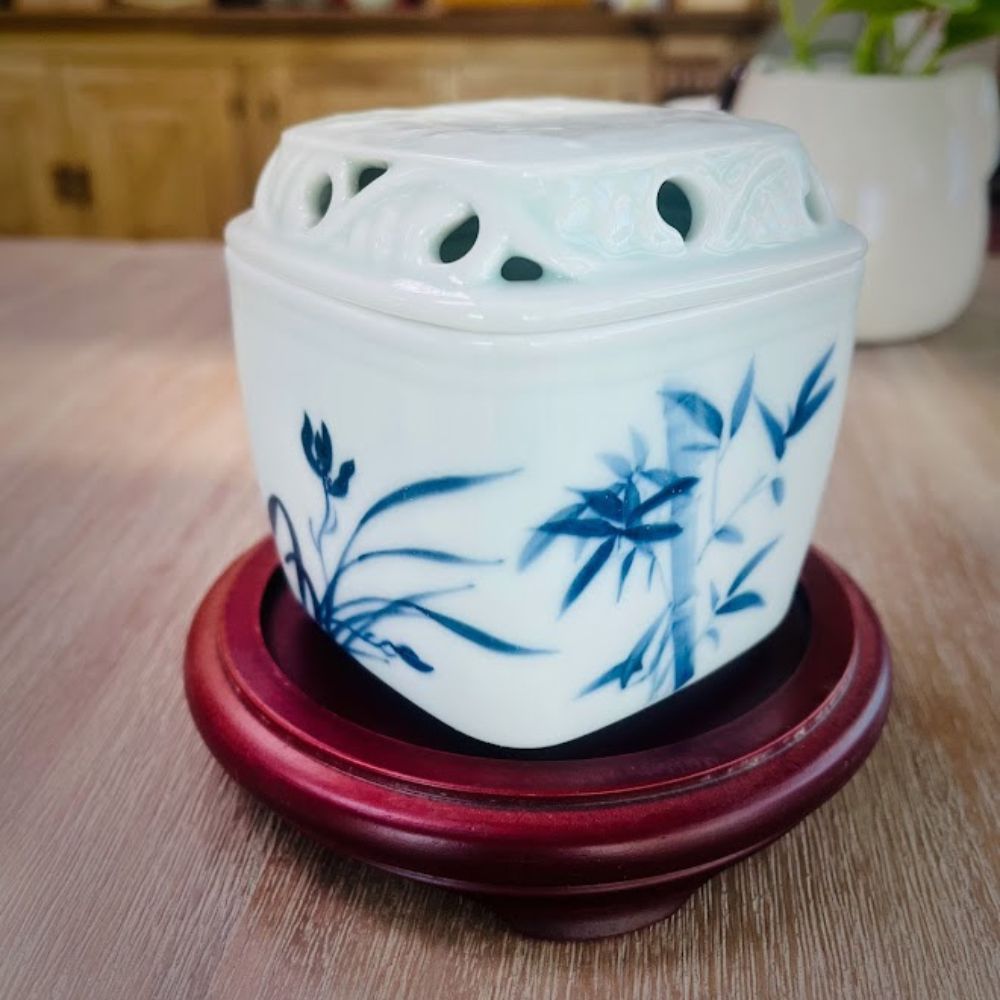 Tenfu Cave Cloud Carved Incense Burner-Blue and White Four Gentlemen CENSER-YX-SJZ