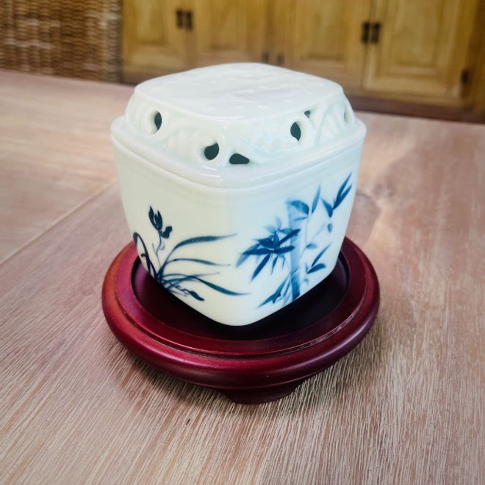 Tenfu Cave Cloud Carved Incense Burner-Blue and White Four Gentlemen CENSER-YX-SJZ