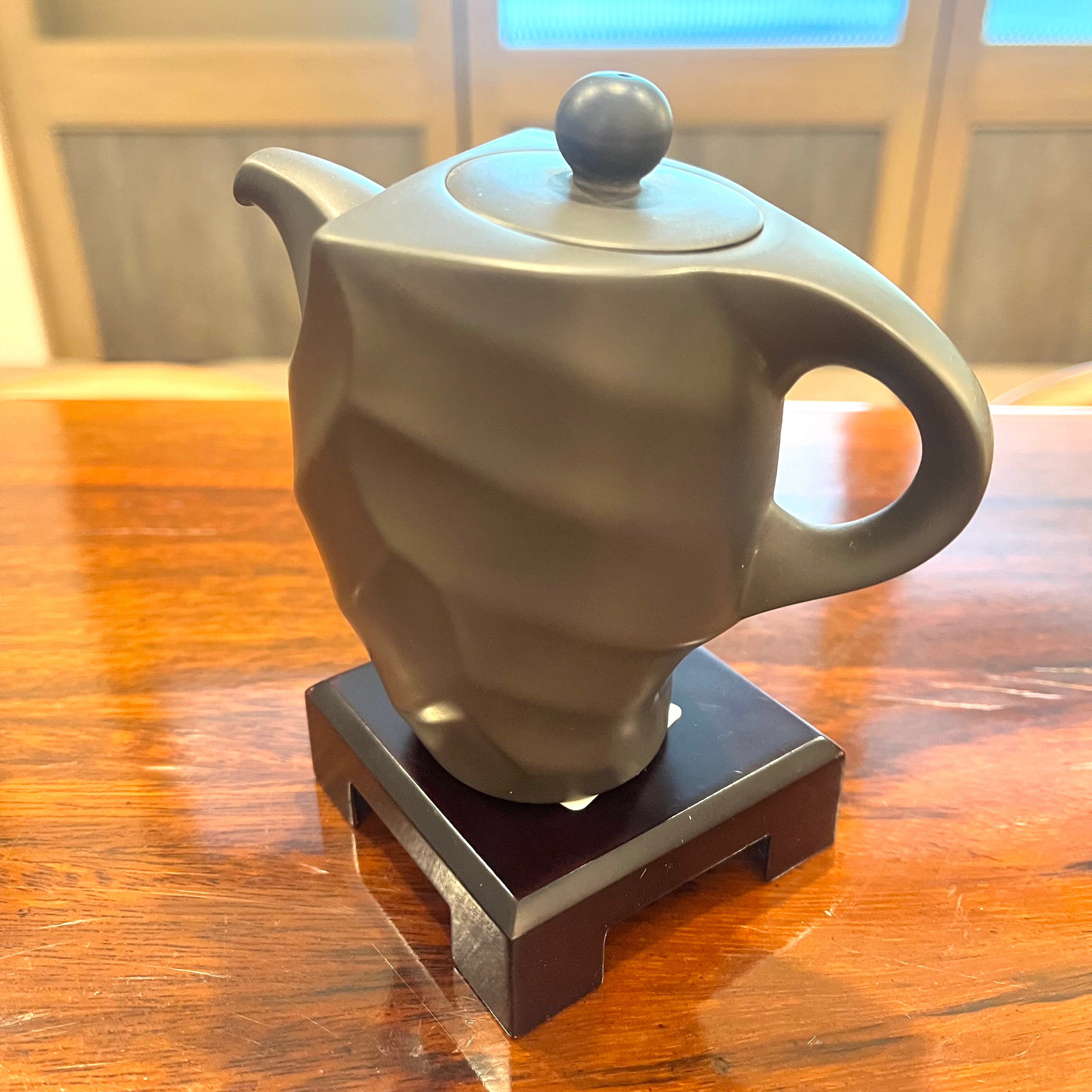 Taichengren tea pot