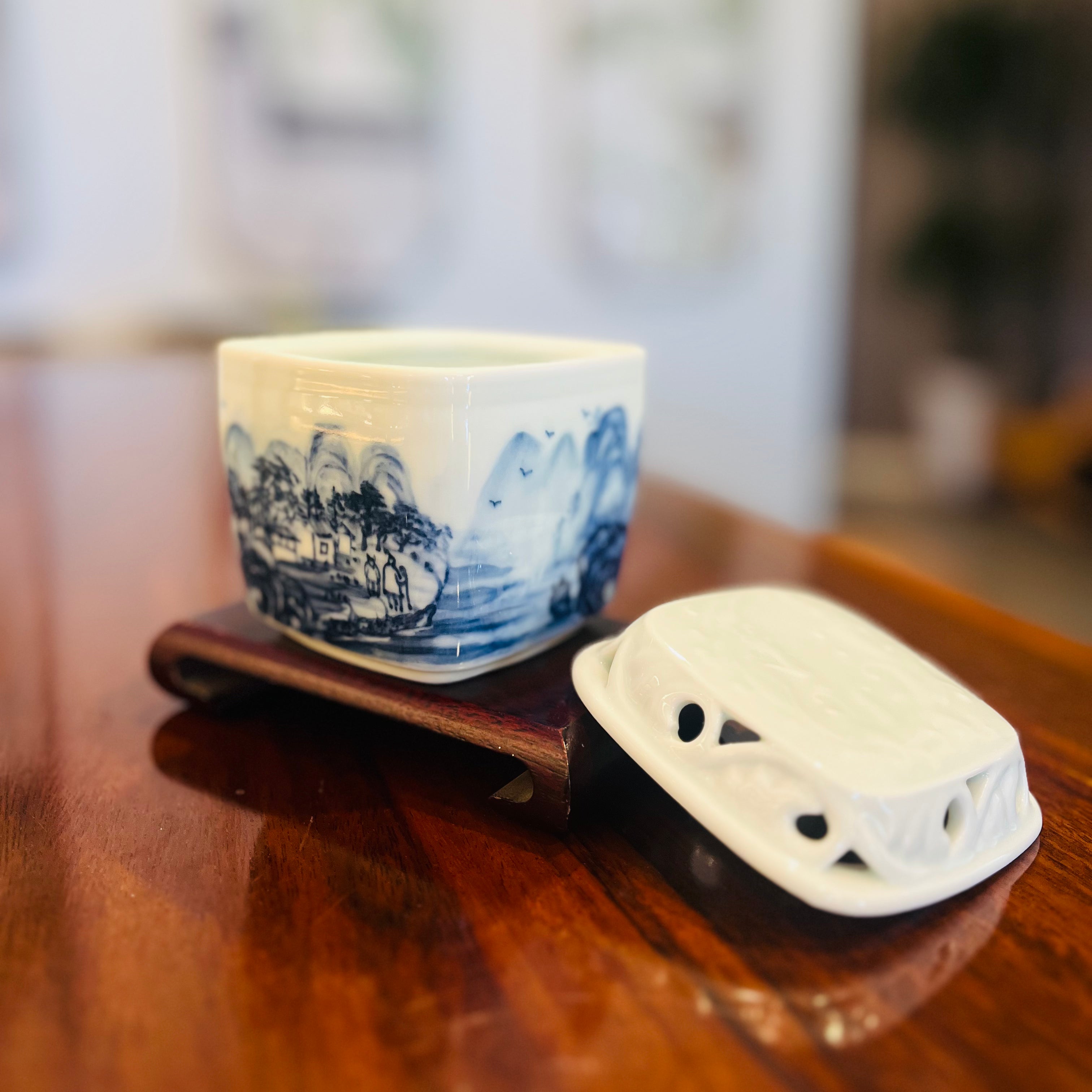 Qinghua shanshui Incense Burner