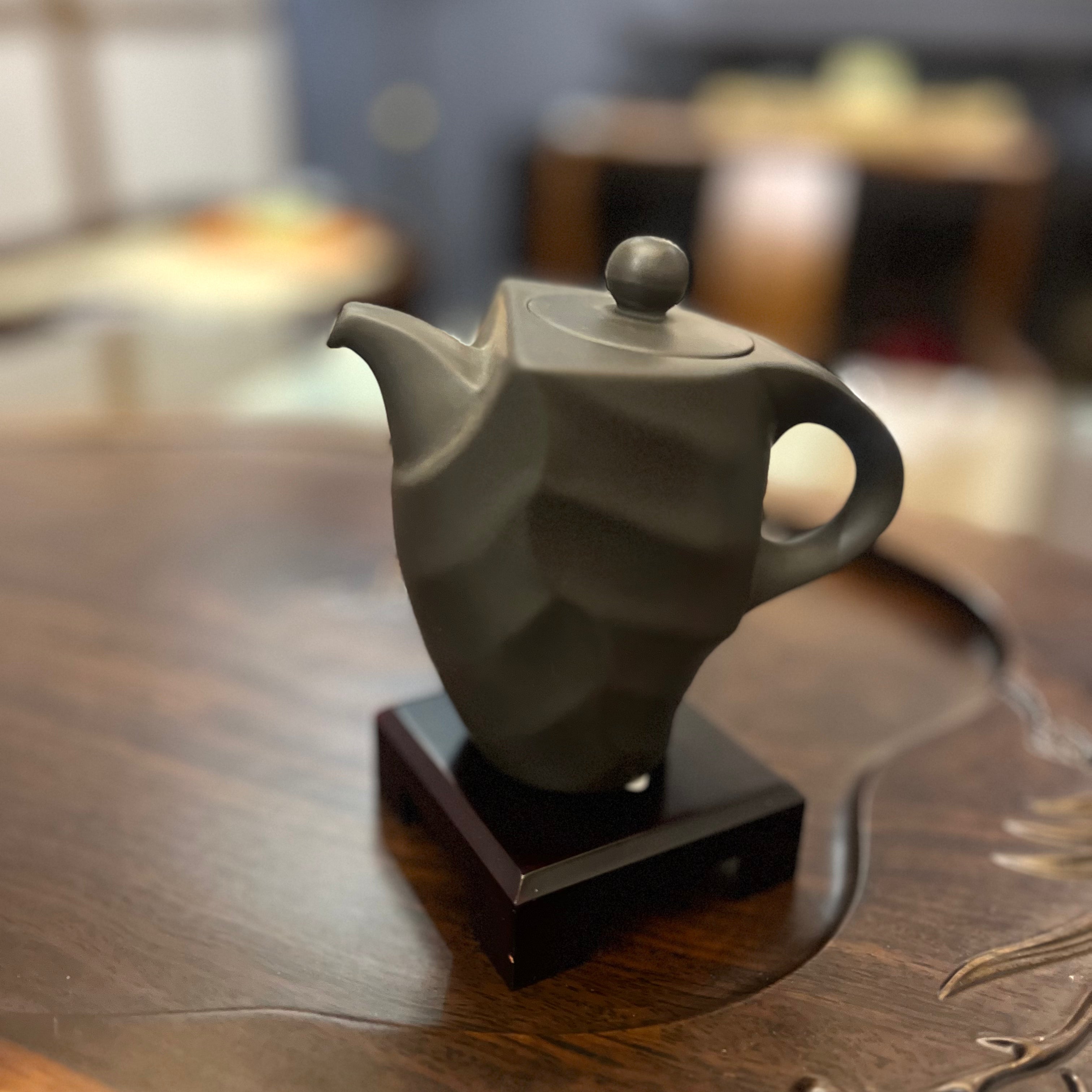 Taichengren tea pot